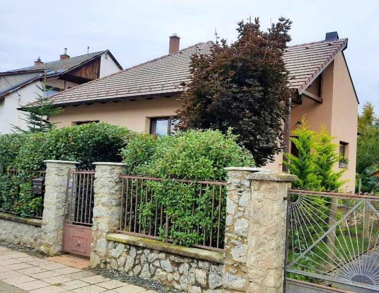 Aranypatak Apartmanhaz Szombathely Buitenkant foto