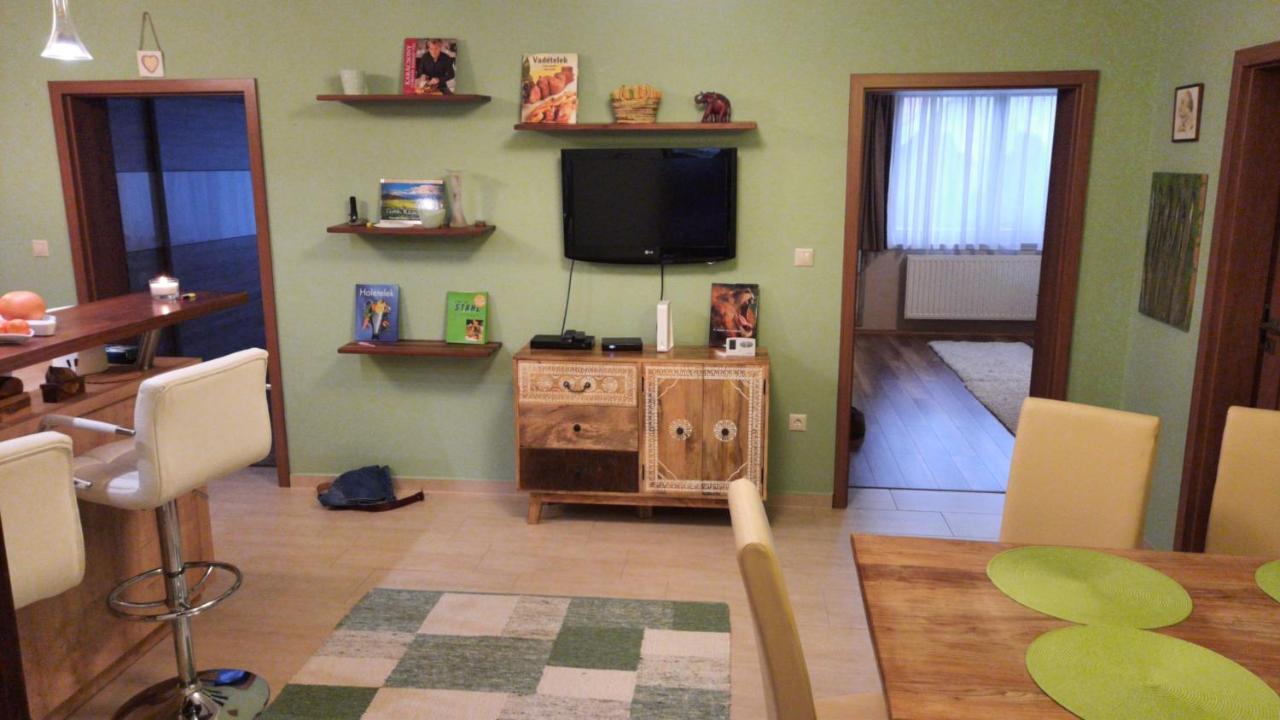 Aranypatak Apartmanhaz Szombathely Buitenkant foto