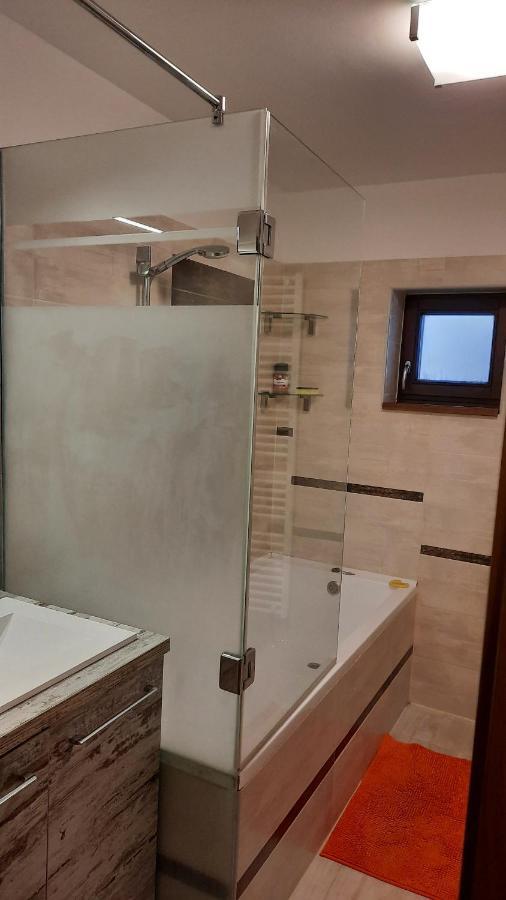 Aranypatak Apartmanhaz Szombathely Buitenkant foto